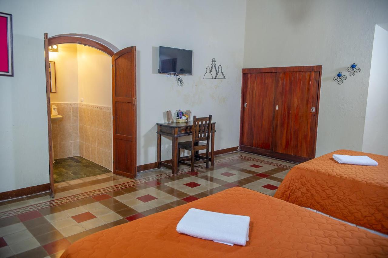 Hotel Convento Santa Catalina By Ahs Antigua Exterior photo