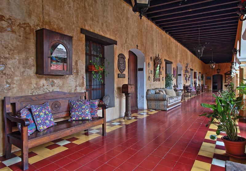 Hotel Convento Santa Catalina By Ahs Antigua Exterior photo
